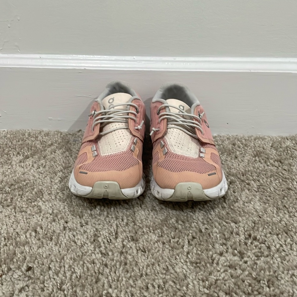 On clouds cloud 5 sneaker